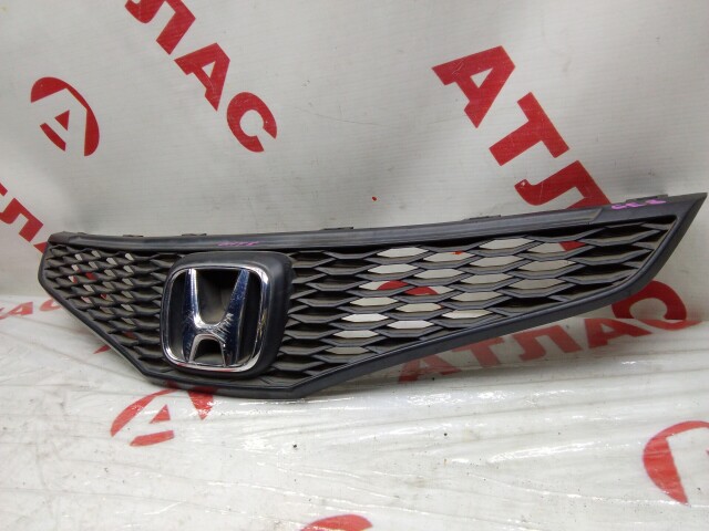 Решетка радиатора HONDA Fit 