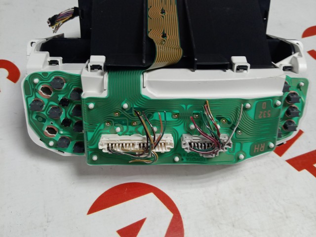 Щиток приборов TOYOTA Platz 