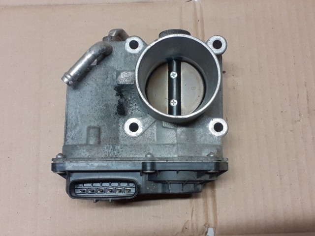 Дроссельная заслонка TOYOTA Sienta 1NZ-FE