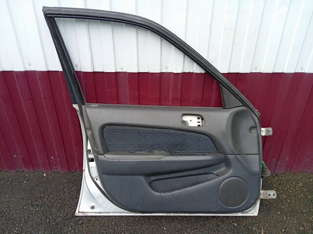 Дверь TOYOTA Sprinter 