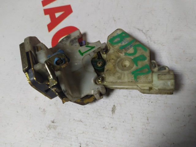 Замок двери NISSAN Sunny 