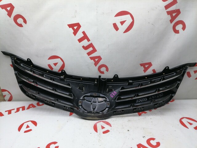 Решетка радиатора TOYOTA Avensis 