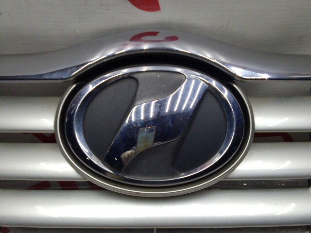 Решетка радиатора TOYOTA Avensis 