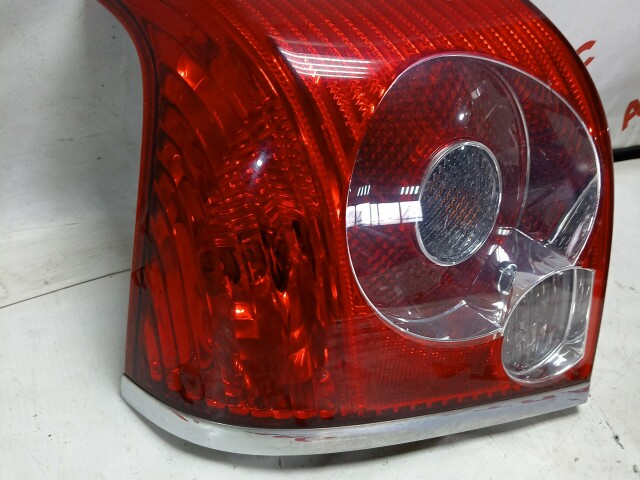 Стоп TOYOTA Avensis 