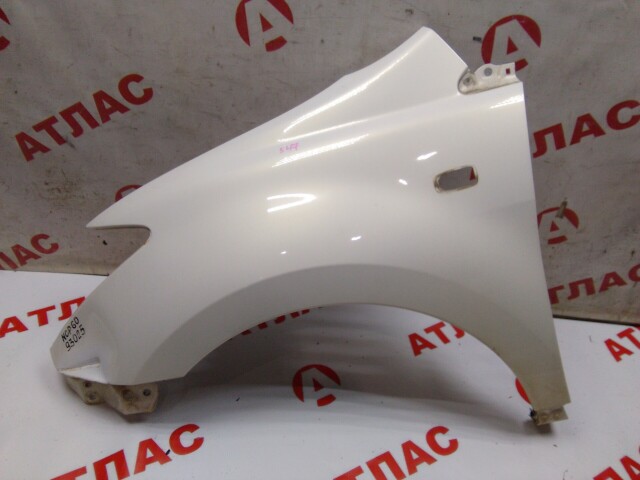 Крыло TOYOTA Ist 