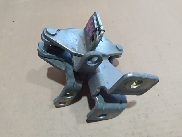 Кронштейны двери HONDA Stepwgn 