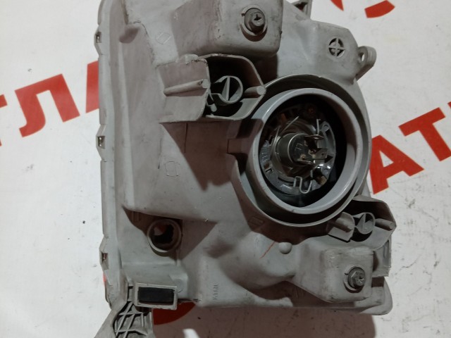 Фара TOYOTA Noah 