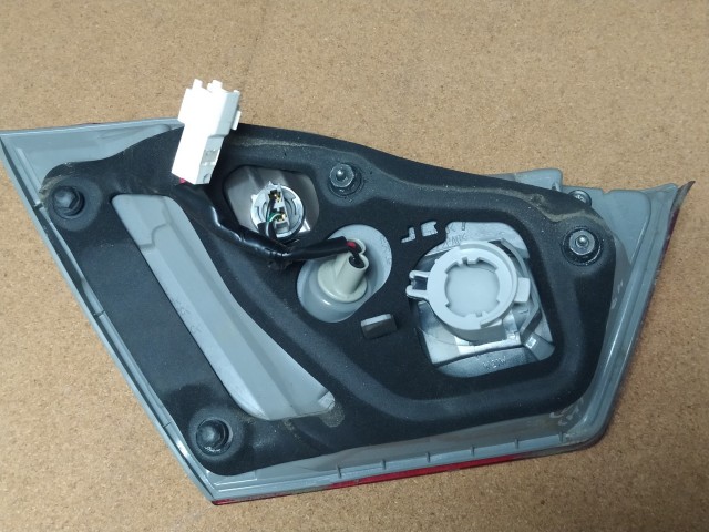 Вставка багажника TOYOTA Camry 