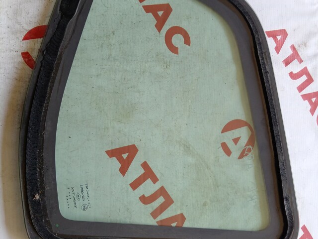 Стекло собачатника RENAULT Duster 