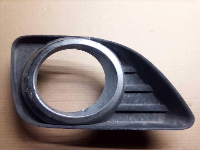 Оправа туманки TOYOTA Camry 