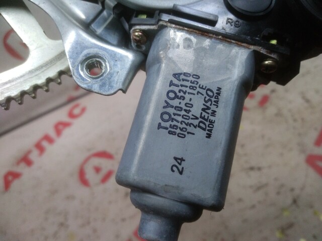 Стеклоподъемник TOYOTA Ist 