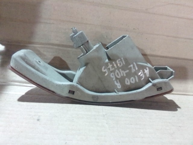 Повторитель в бампер TOYOTA Sprinter 