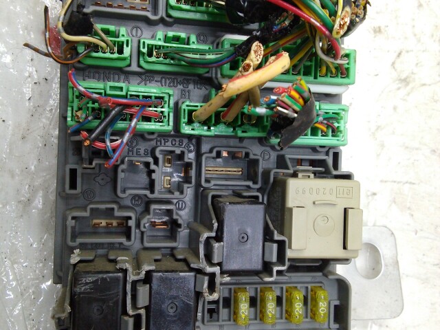 Блок предохранителей HONDA Stream D17A
