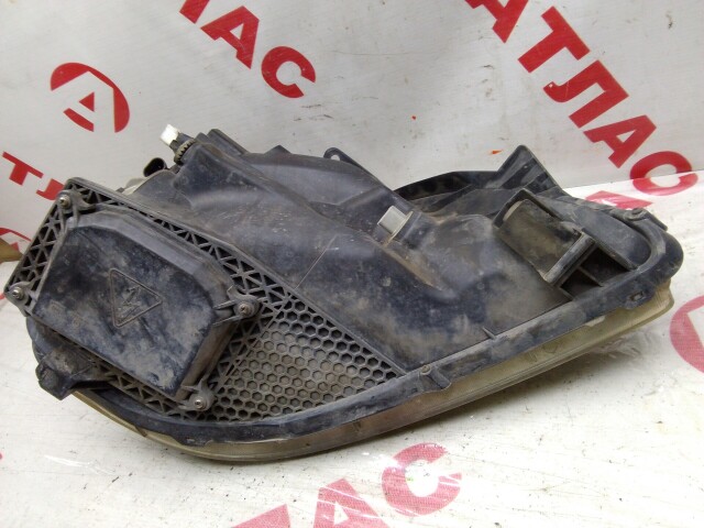 Фара TOYOTA Noah 