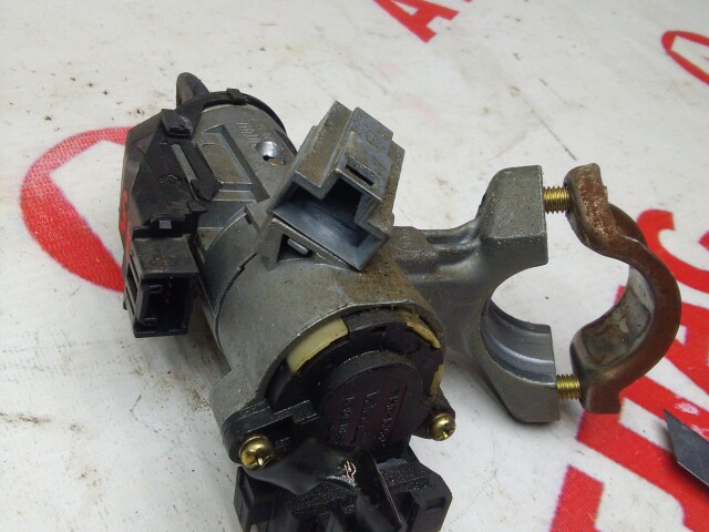 Замок зажигания TOYOTA Corolla 