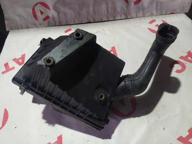 Корпус воздушного фильтра NISSAN Primera SR20-DE