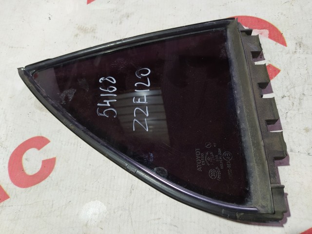 Треугольник (стекло) TOYOTA Corolla 