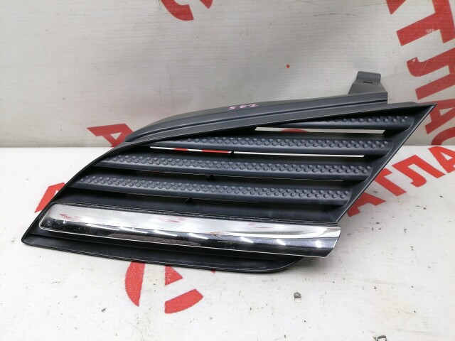 Решетка радиатора NISSAN Primera 