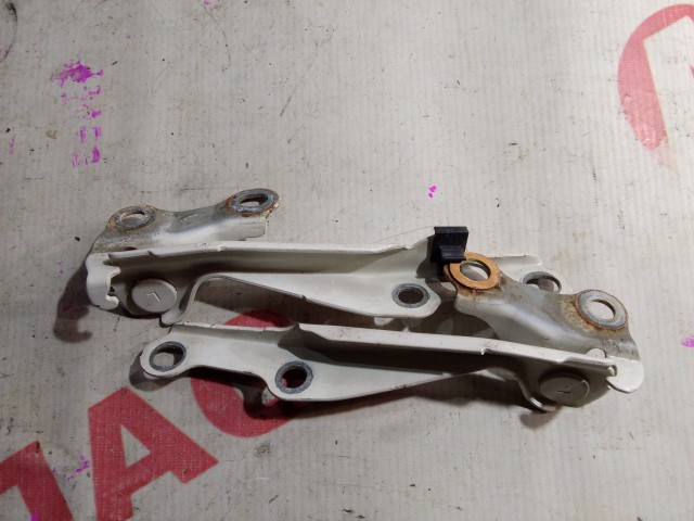 Кронштейны капота TOYOTA Ist 