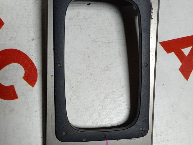 Консоль NISSAN X-Trail 