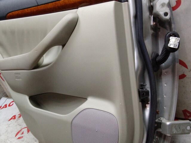 Дверь TOYOTA Avensis 