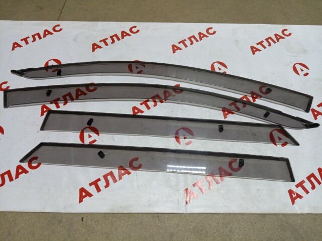 Ветровик TOYOTA Avensis 