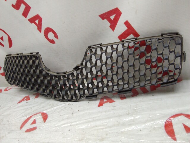 Решетка радиатора TOYOTA Vitz 