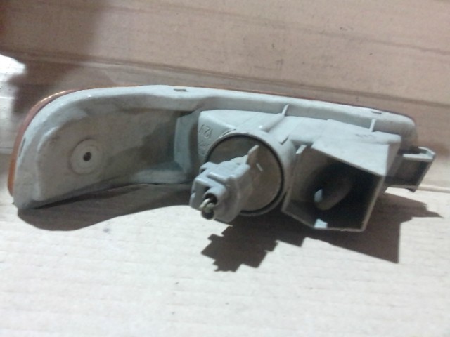 Повторитель в бампер TOYOTA Sprinter 