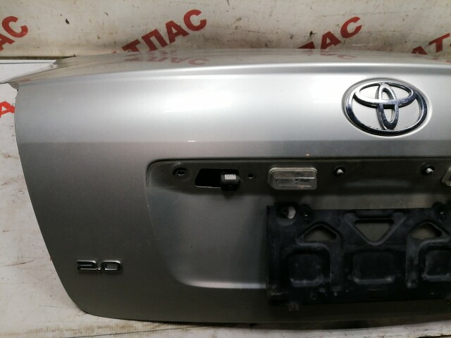 Крышка багажника TOYOTA Avensis 