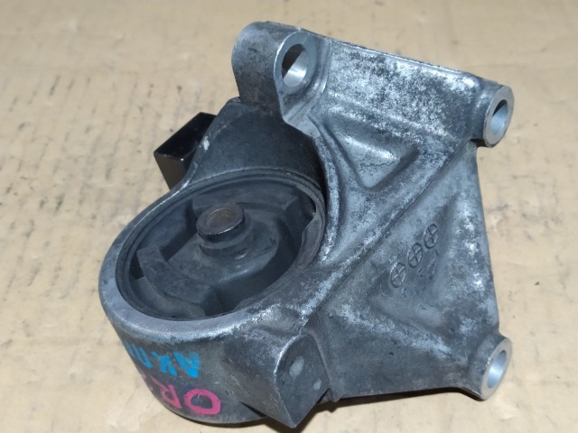 Подушка ДВС NISSAN Cefiro VQ20-DE