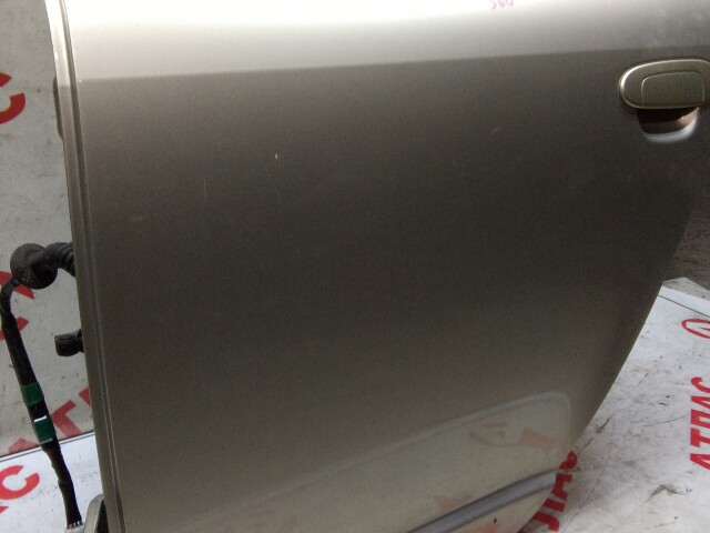 Дверь TOYOTA Vitz 