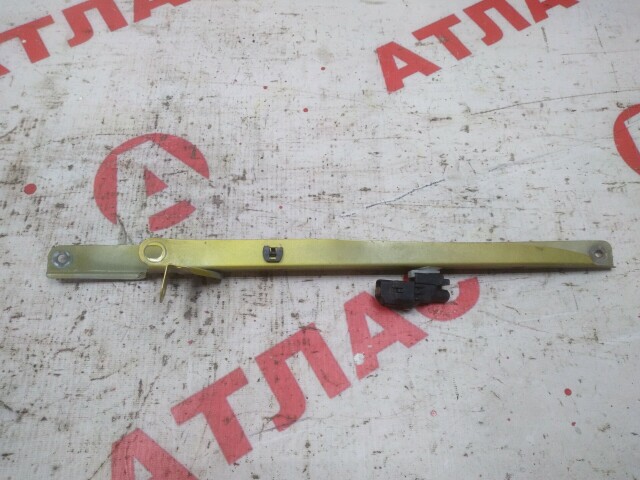 Кронштейн замка капота TOYOTA Vitz 