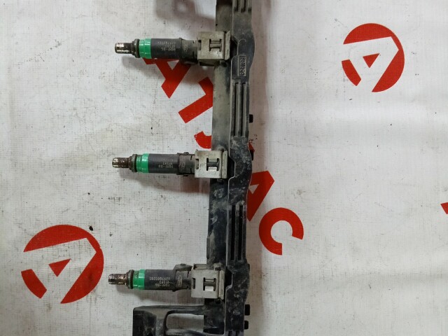 Топливная рейка FORD Focus II 