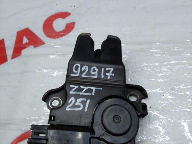 Замок багажника TOYOTA Avensis 