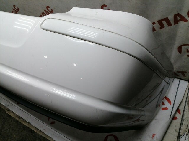 Бампер задний TOYOTA Avensis 