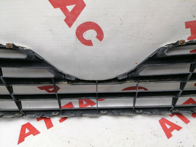 Решетка радиатора TOYOTA Camry 