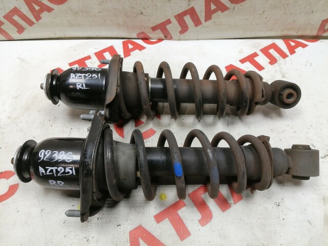 Стойка TOYOTA Avensis 