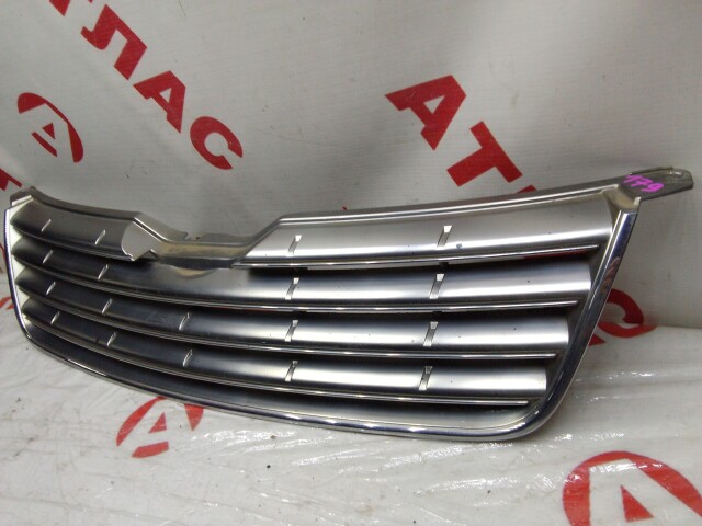 Решетка радиатора TOYOTA Corolla 