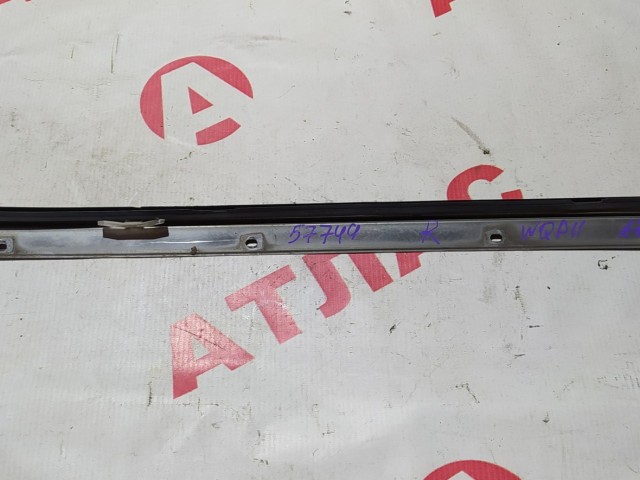 Молдинг лобового стекла NISSAN Primera 