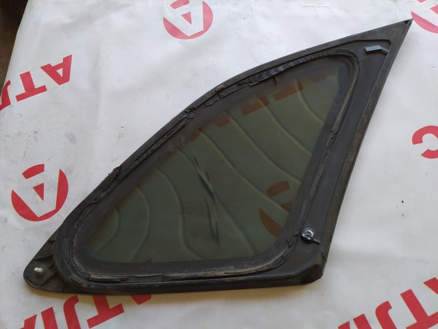 Стекло собачатника MAZDA Familia 