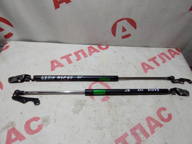 Амортизатор багажника TOYOTA Ist 