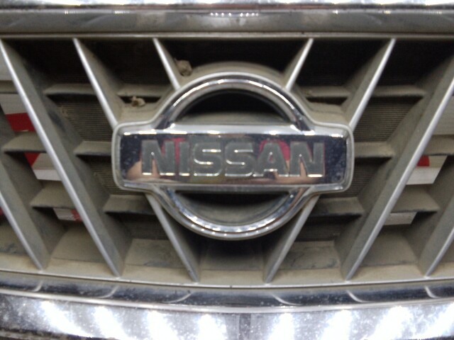 Решетка радиатора NISSAN Sunny 