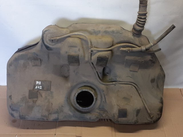 Бензобак NISSAN Primera 