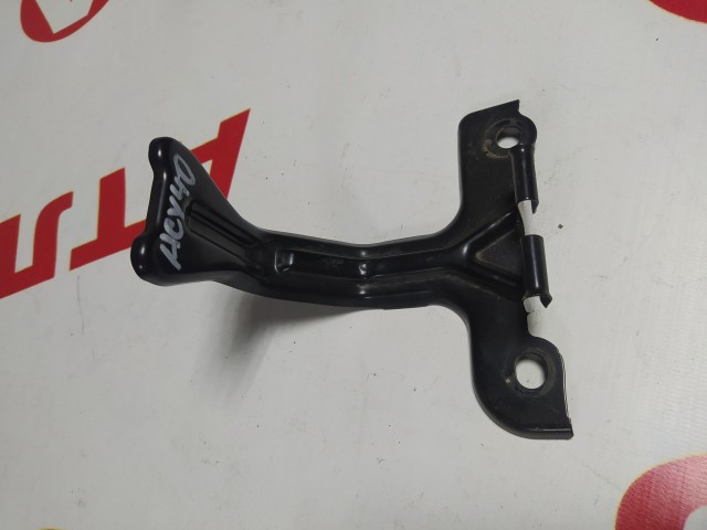 Крепление домкрата TOYOTA Camry 