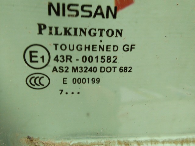 Стекло NISSAN Qashqai 