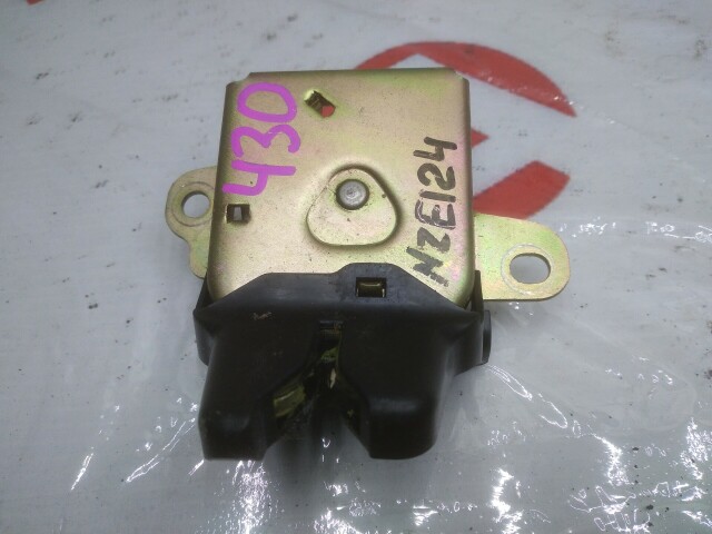 Замок багажника TOYOTA Corolla 