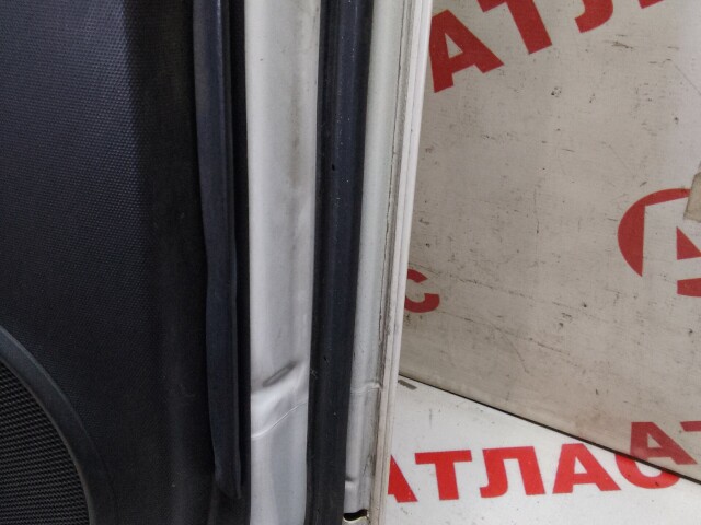 Дверь TOYOTA Ist 