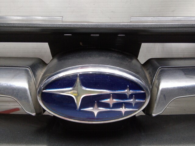 Решетка радиатора SUBARU Legacy 