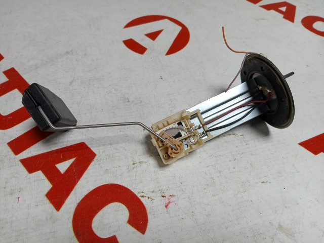 Датчик уровня топлива TOYOTA FunCargo 