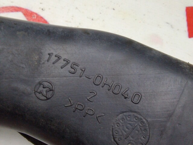 Воздуховод TOYOTA Avensis 1AZ-FE